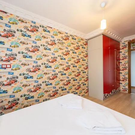 Lovely Flat With Sea View Near In Muratpasa